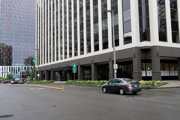 110th Ave NE Bellevue streets 2025 - 15