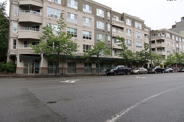 110th Ave NE Bellevue streets 2025 - 13