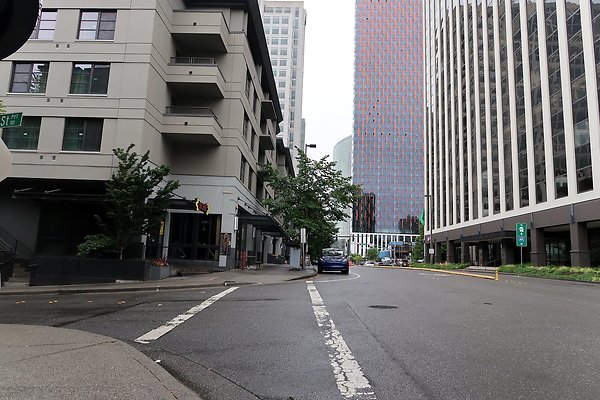 110th Ave NE Bellevue streets 2025 - 10