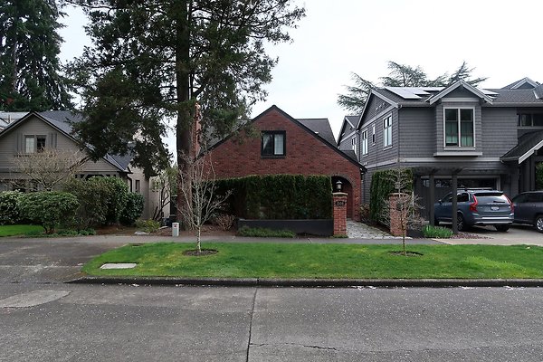 Madison Park Streets - 18