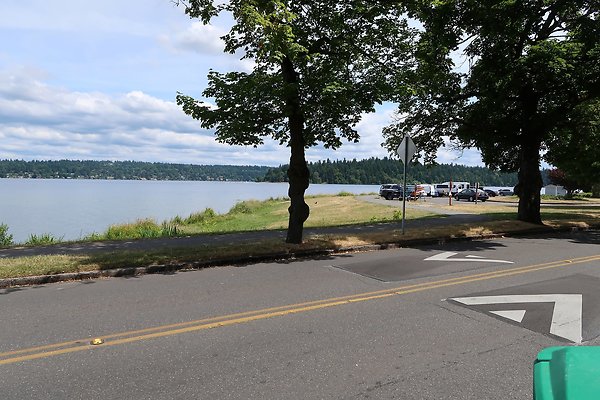 Lake Washington Blvd Waterside road 2025 - 10
