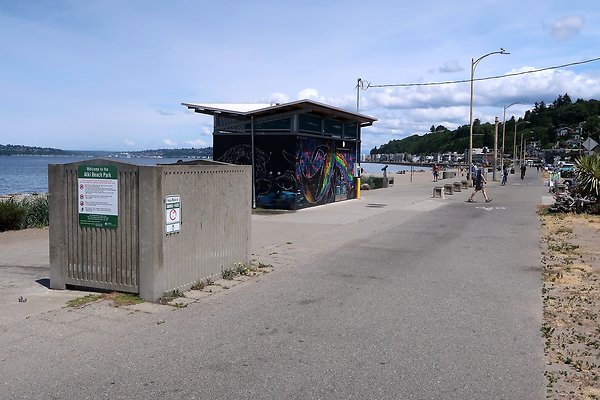 Alki Ave waterside road 2025 - 29