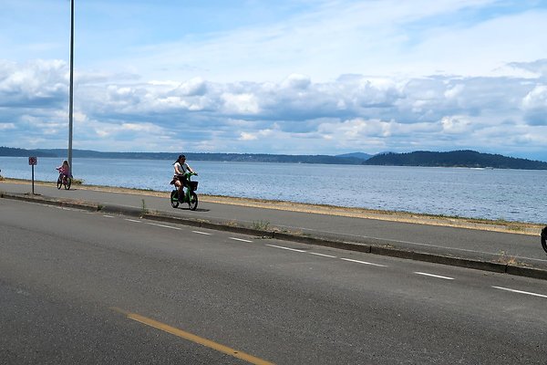 Alki Ave waterside road 2025 - 70