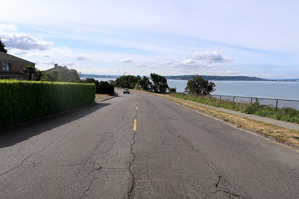 Magnolia Blvd Waterside Road - 60