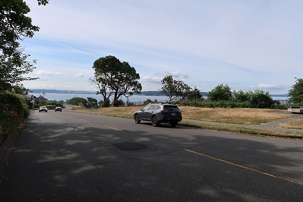Magnolia Blvd Waterside Road - 30