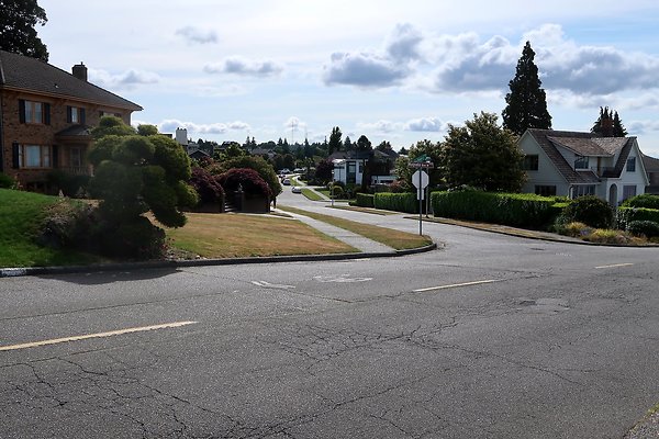 Magnolia Blvd Waterside Road - 53