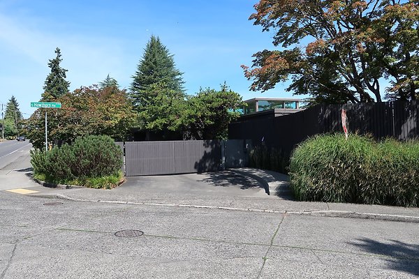 5760 S Hawthorn Rd Seattle House Ext