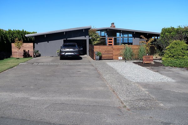 17455 14th Ave NW Shoreline House - 9