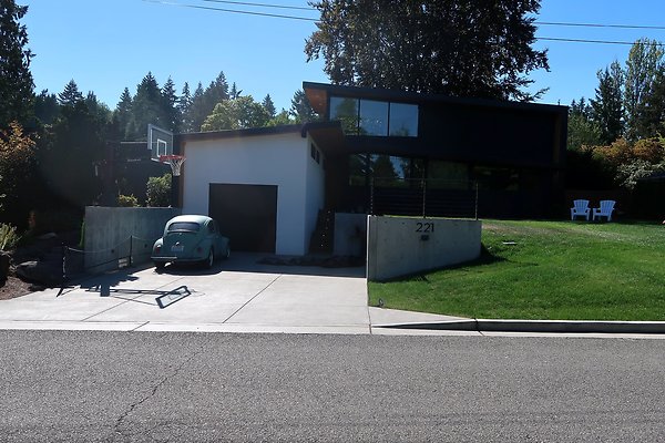 221 110th Ave SE Bellevue House Ext - 5