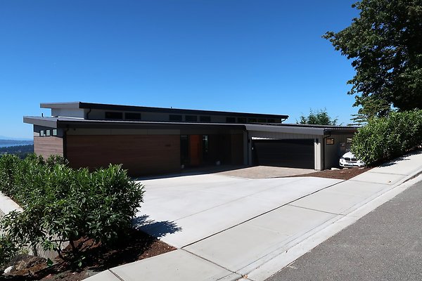 4405 Somerset Dr SE Bellevue House Ext - 4