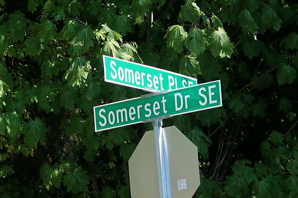 4405 Somerset Dr SE Bellevue House