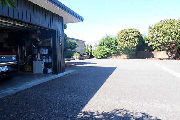 1569 NW 167th St Shoreline House - 13