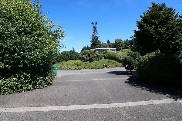 1569 NW 167th St Shoreline House - 40