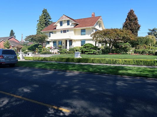 Grand Ave Park Everett Residential Streets - 47